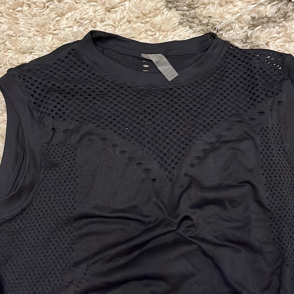 Varley Normandie tank. New. Size xxs/xs. Black. - Picture 3 of 6